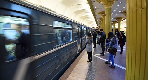 Bakı metrosunda problem - qatarlar gecikdi