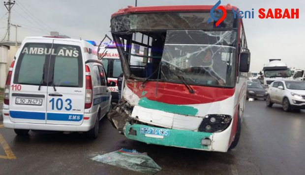 Bakıda ağır qəza: Avtobus betonqarışdıran maşınla toqquşdu,yaralılar var - YENİLƏNİB+VİDEO