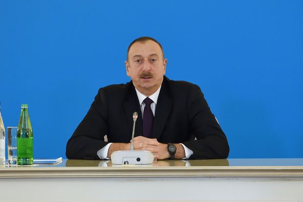 “Azərbaycan artıq külək və günəş enerjisinə investisiya yatırır” - Prezident