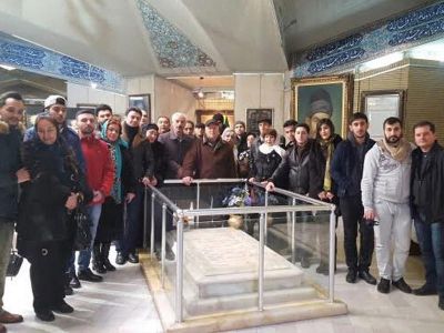 Musiqili Teatrın kollektivi Şəhriyarın məqbərəsini ziyarət edib