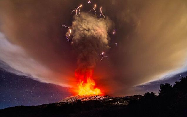 Etna vulkanı püskürdü 10 yaralı