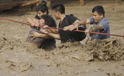 Təbii fəlakət Perunu cənginə aldı 67 ölü - FOTOLAR