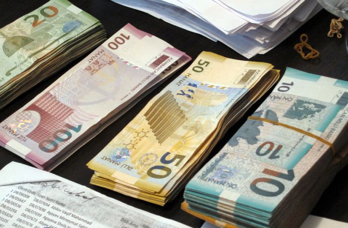 Dolların yeni məzənnəsi 1,7220 manat