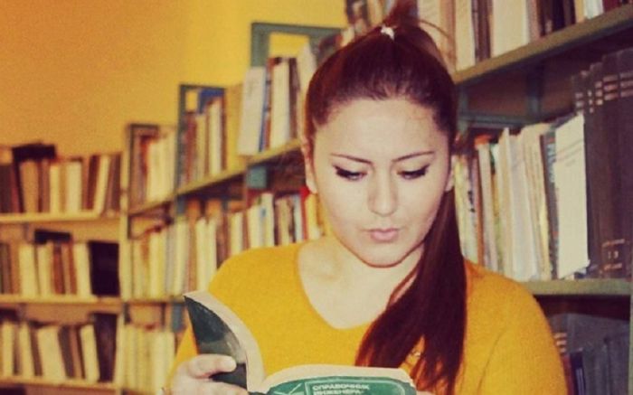 Oxuduğu kitab qadını öldürəcəkdi