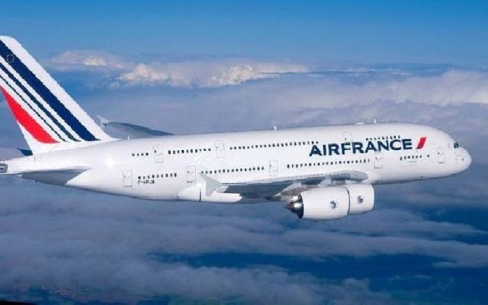 “Air France” şirkətinə məxsus təyyarədə fövqəladə vəziyyət