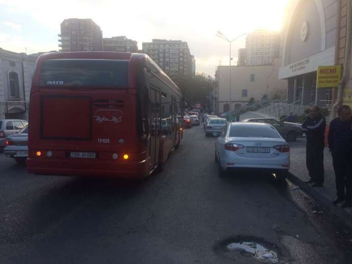 Qəzaya düşən sərnişinlə bağlı iddiaya “Baku Bus”dan cavab