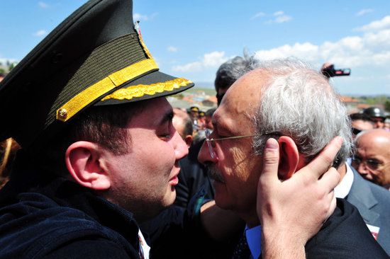 Şəhid oğlundan qandonduran sözlər "Atam sizi..." - FOTO