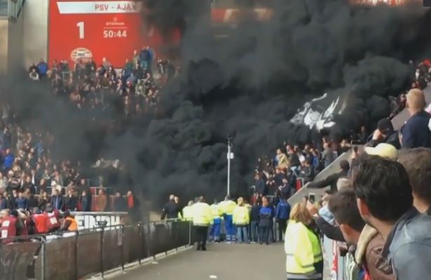 Azarkeşlər stadionu yandırdı Dəhşətli anlar - VİDEO