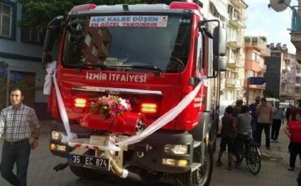 Bəydən ŞOK ADDIM yanğınsöndürən maşınla gəlin gətirdi - FOTOLAR