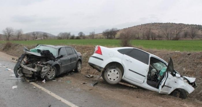 Tanınmış aktrisa avtomobili ilə qəza törətdi Boynundan yaralandı-FOTO