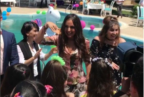 Leyla Əliyeva balacalarla rəqs etdi FOTO + VİDEO
