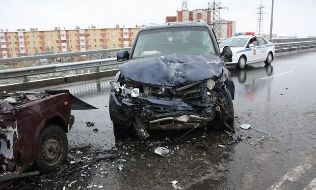 Almaniya səfirliyinin avtomobili Bakıda qəzaya düşdü