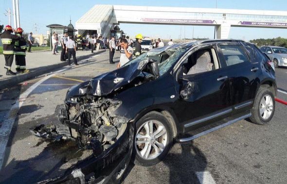 Bakıda dörd nəfərin üstündən keçən avtomobilin görüntüləri yayıldı - FOTOLAR