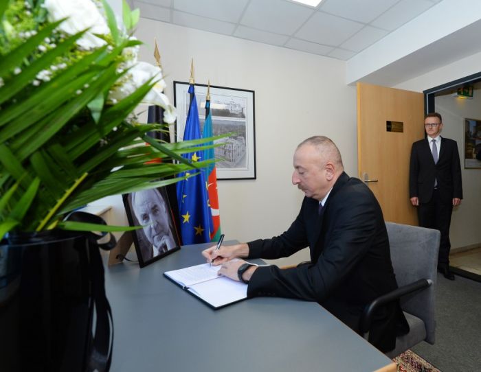 İlham Əliyev Helmut Kolun vəfatı ilə əlaqədar başsağlığı verib