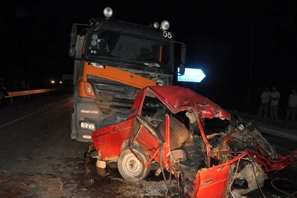 Sabirabadda ağır qəza: 2 ölü FOTO