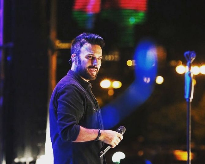 Tarkan Bakıya gəldi, Instagram-da Azərbaycandan yazdı FOTO