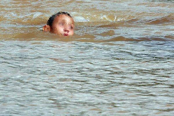 Qubada dörd gün əvvəl kanalda batmış uşağın meyiti tapılıb