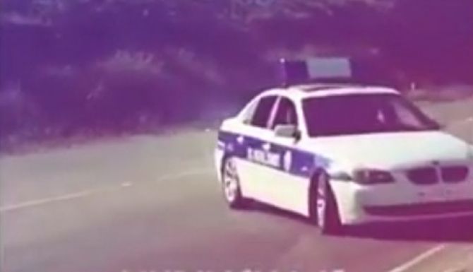 Yol polisi maşını ilə “avtoş”luq etdilər - VİDEO