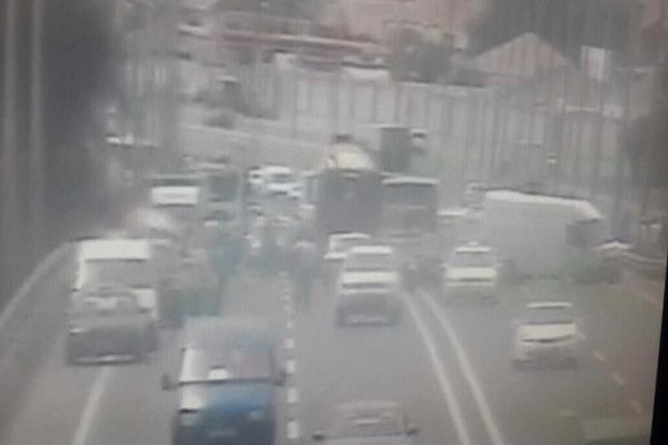 Bakıda yol qəzası: Yanan avtomobildə ölən və yaralanan var VİDEO – FOTO