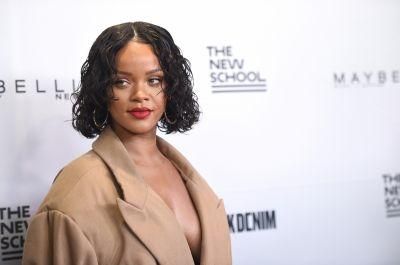 Rihanna köklüyünə görə ona lağ edənlərə belə cavab verdi