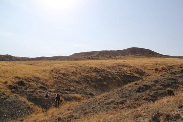 Naxçıvanda erkən Eneolit dövrünə aid yaşayış yeri aşkar olunub FOTO