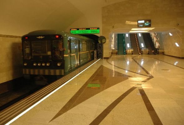 Bakı Metropolitenində problem Qatar xətdən çıxarıldı