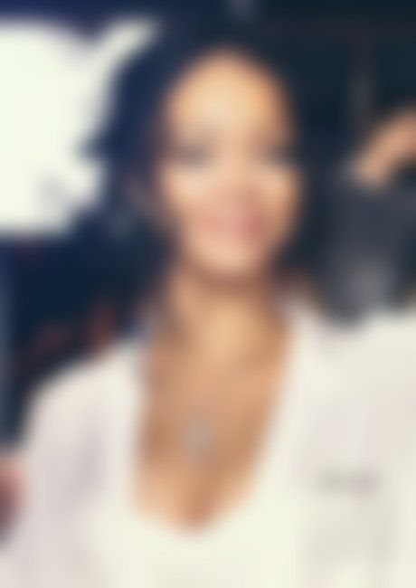 Məşhur müğənnidən ŞOK ETİRAF "Bakirəliyimi itirdiyim günə qayıtmaq istərdim..."