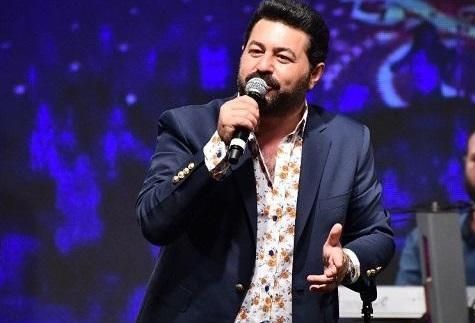 Müğənni gənc qızdan aldığı cavabla biabır oldu FOTO