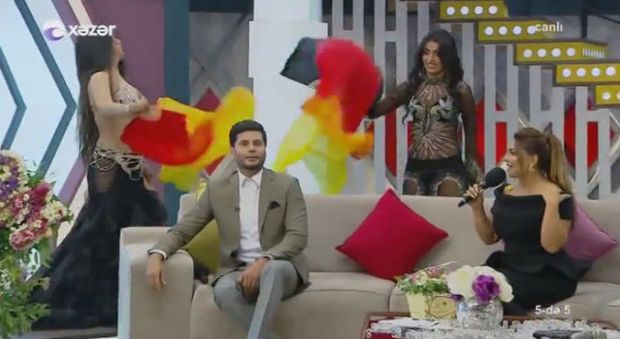 Zaur efirdə Şəbnəm Tovuzluya atmaca atdı VİDEO