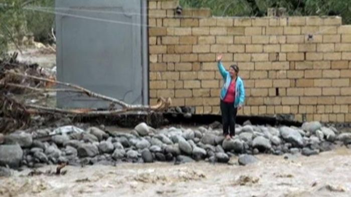 Çayın ortasında iki gün köməksiz qalan qadın bu gün xilas edildi