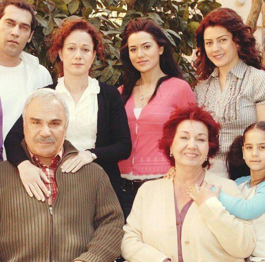 "Yaprak dökümü"nün aktrisası Bakıdadır FOTO