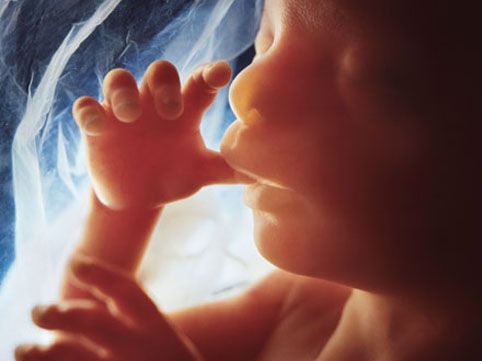 Həkimlər uşağın xəstə doğulacağını deyərsə, abort etdirmək olarmı?