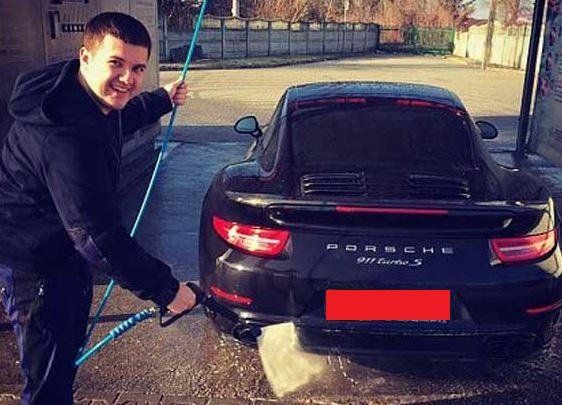 Azərbaycanlı milyarder şirkətini oğluna verməkdən imtina etdi FOTO