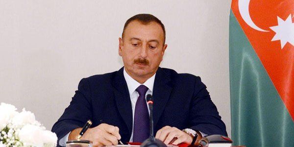 Prezidentin ev verdiyi məşhurlar SİYAHI