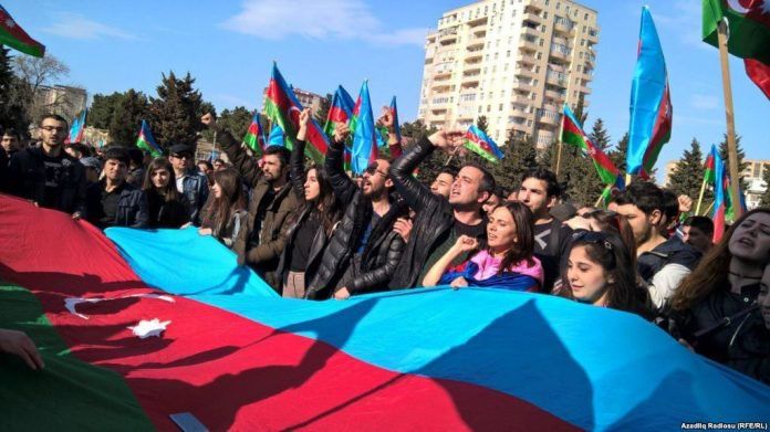 Milli Şuranın mitinqi ilə bağlı 100-ə yaxın şəxs polisə ÇAĞIRILDI