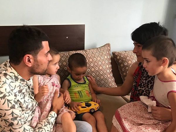 3 uşağını atıb başqasına qaçan ana barədə QƏRAR + FOTO