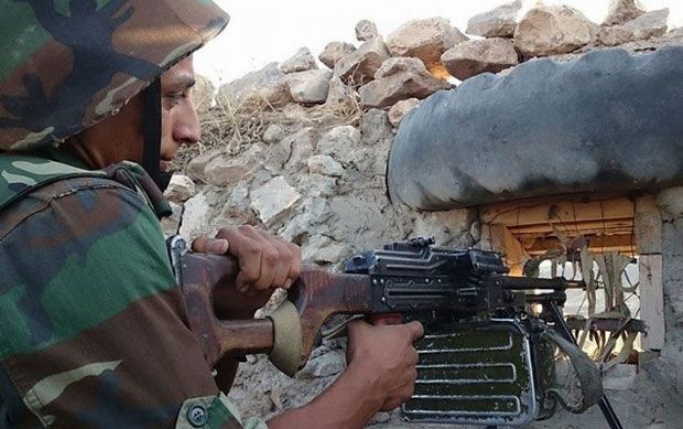 Cəbhədə pulemyotlardan atəş açıldı