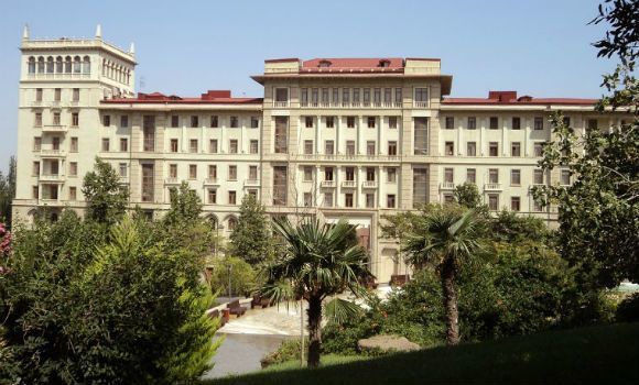 Yeni yaradılan dövlət qurumunun əməkdaşlarının maaşı açıqlandı