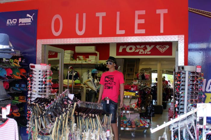 Bakının bu mağazasında köhnə və yuyulmuş mallar satılır XƏBƏRDARLIQ