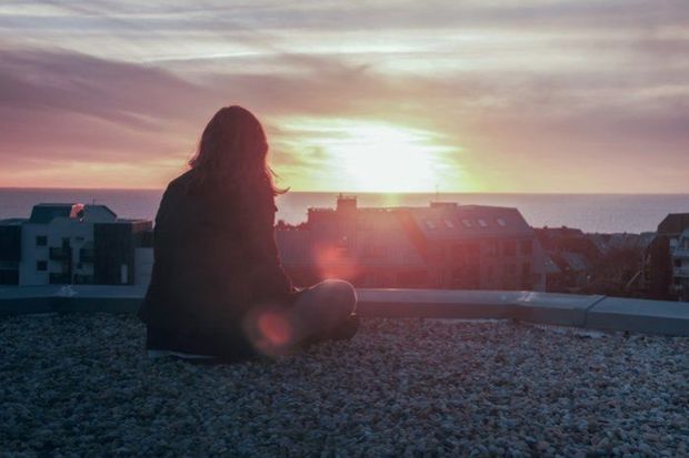 Bakıda özünü binadan atan qızla bağlı YENİ TƏFƏRRÜATLAR + FOTO