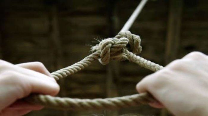 Səhiyyə Nazirliyi uşaq intiharlarının səbəblərini açıqlayıb