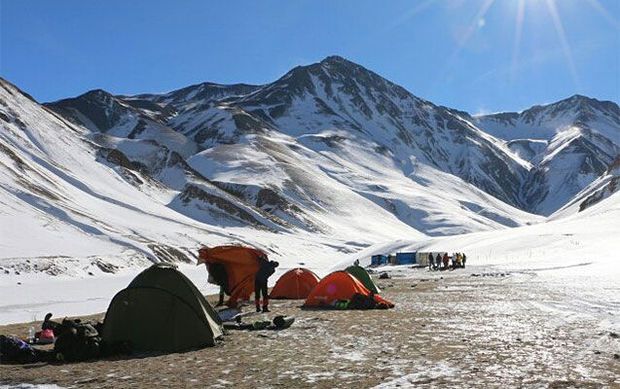 Könüllülər alpinistlərin axtarışında FOTO