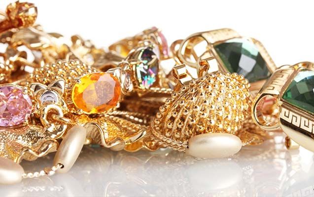 Bakıda hoteldə qalan iranlı qadının qızılları oğurlandı