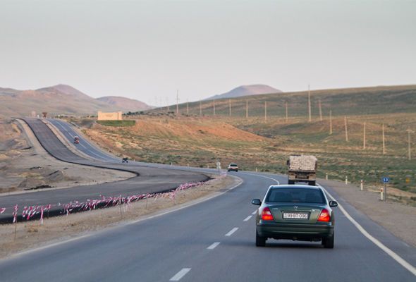 Şamaxı yolunda faciə Boru sürücünün qasığından girib, belindən çıxdı