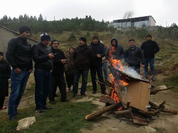 Teleqüllə yaxınlığında yaşayan sakinlər: Heç yerə köçən deyilik FOTO