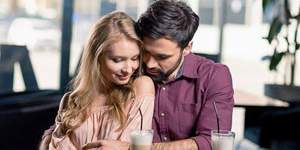 Bakıdakı məşhur kafedən qadağa sevgililər yanaşı otura bilməz