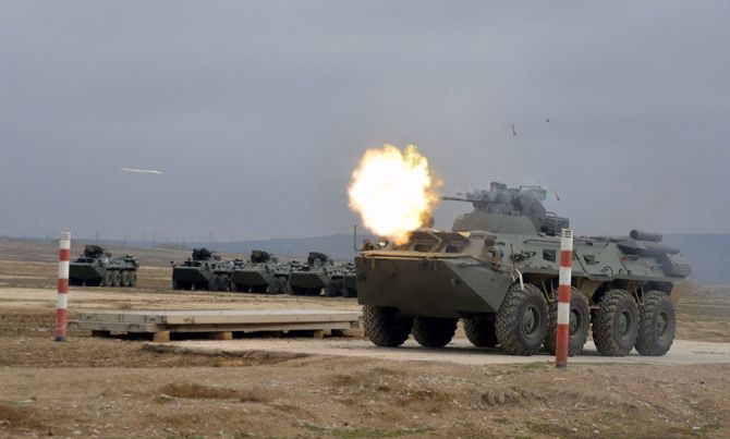 Ordumuz Rusiyadan aldığı silahları döyüş meydanına çıxardı FOTO