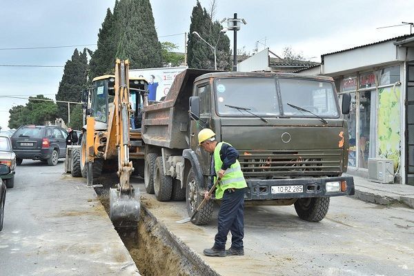 Dövlət qulluqçusu olmayan işçilərin maaşları artırılıb