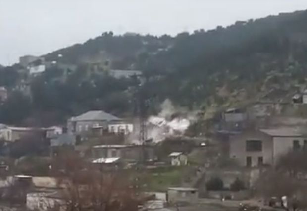 Bayılda dəhşətli sürüşmə kameraya düşdü