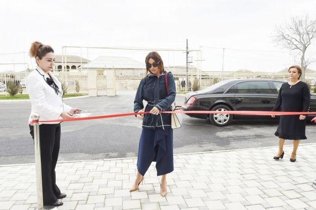 Mehriban Əliyeva körpələr evinin yeni binasının açılışında FOTO